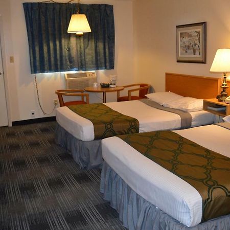 Agassiz Park Lodge - Under New Management McCreary エクステリア 写真