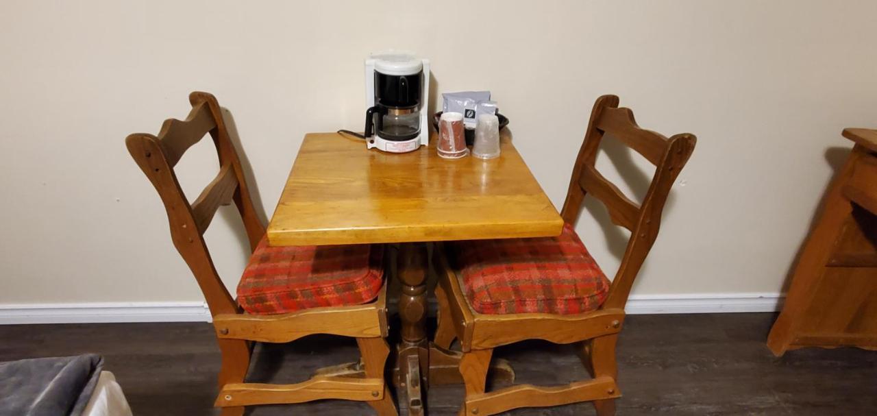 Agassiz Park Lodge - Under New Management McCreary エクステリア 写真