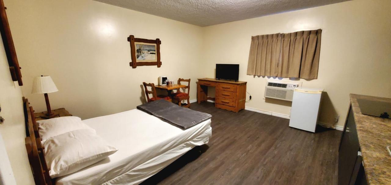Agassiz Park Lodge - Under New Management McCreary エクステリア 写真