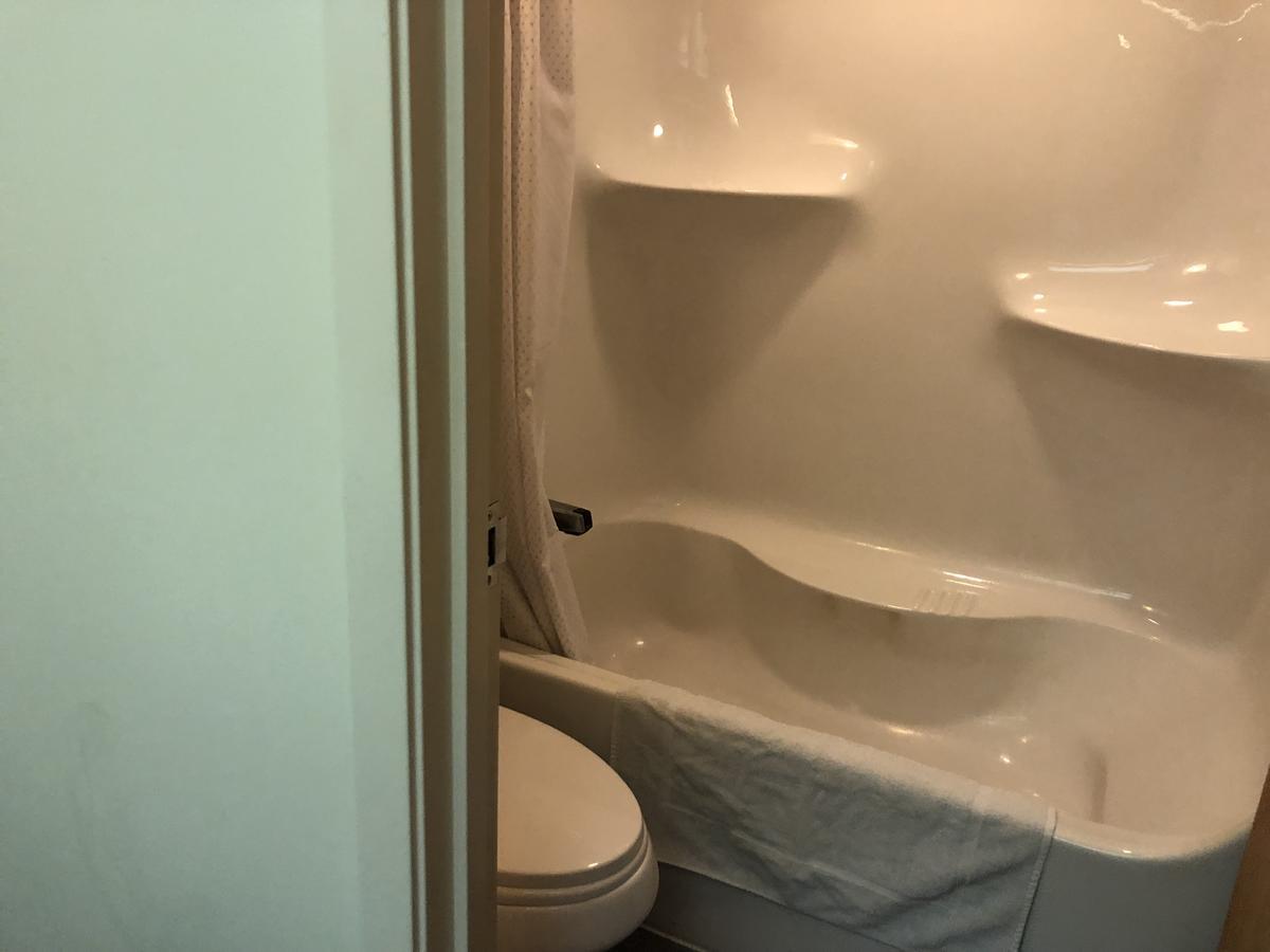 Agassiz Park Lodge - Under New Management McCreary エクステリア 写真