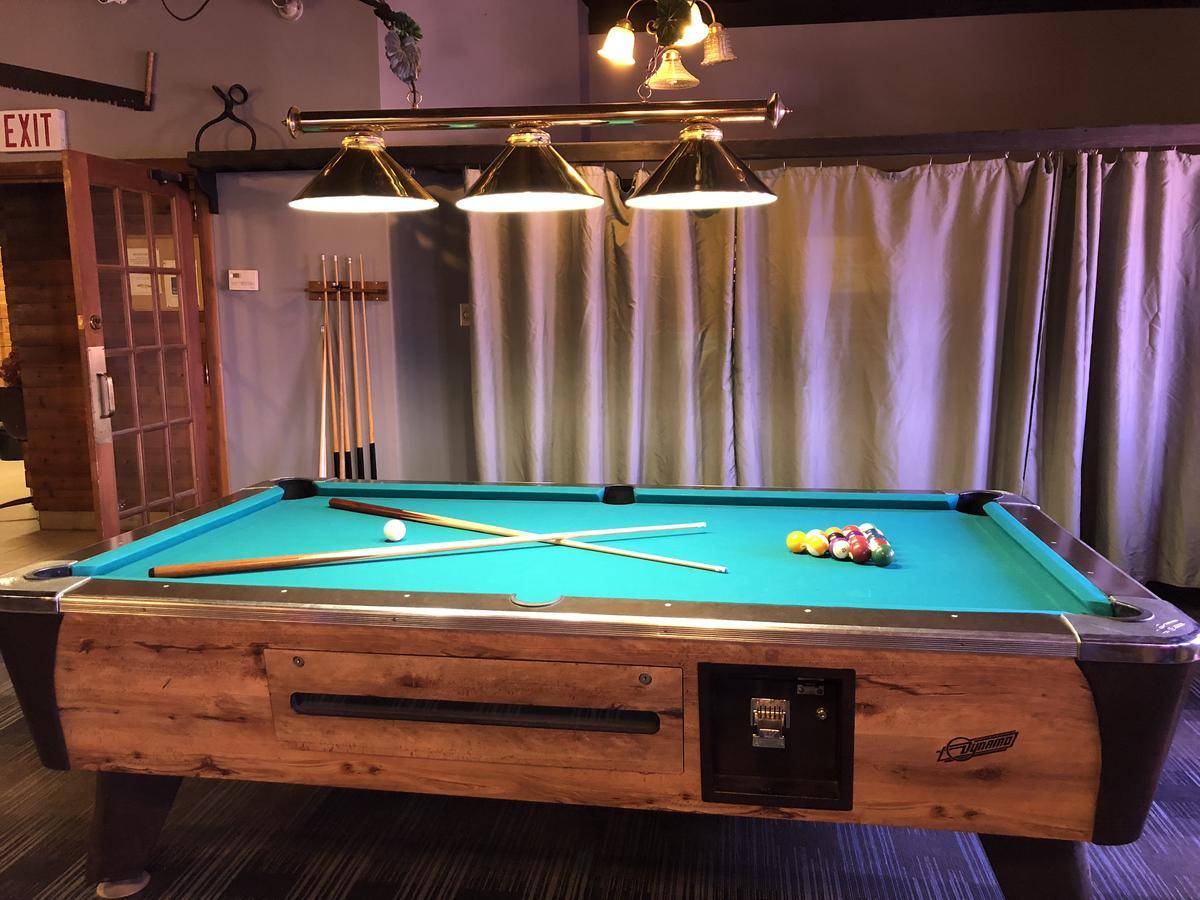 Agassiz Park Lodge - Under New Management McCreary エクステリア 写真