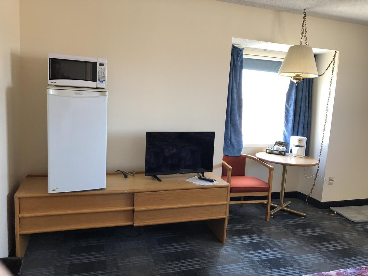 Agassiz Park Lodge - Under New Management McCreary エクステリア 写真