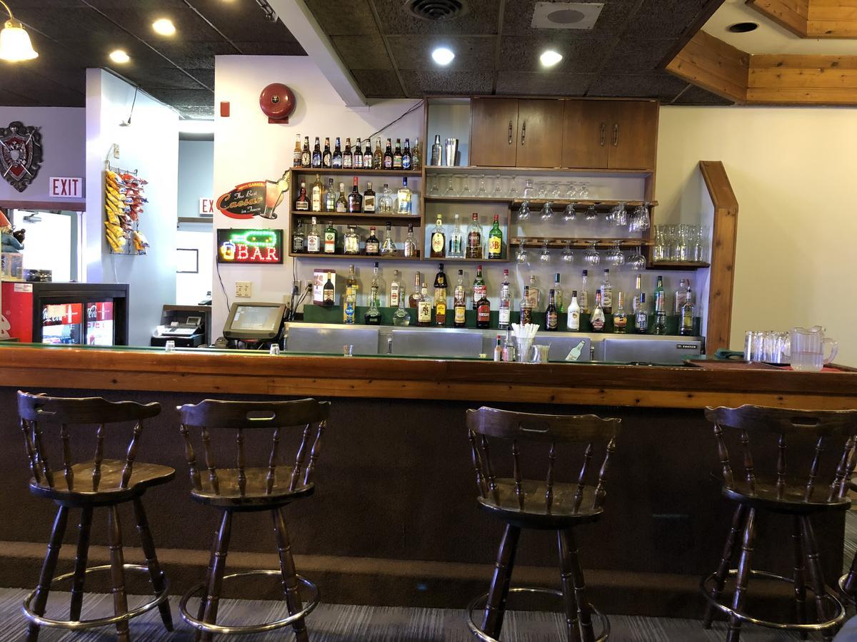 Agassiz Park Lodge - Under New Management McCreary エクステリア 写真
