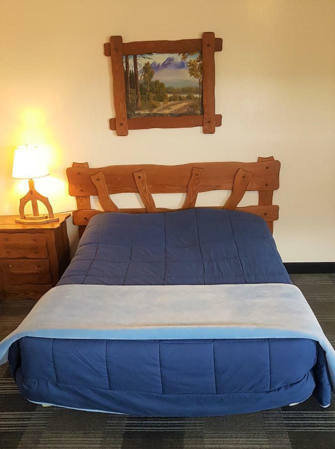Agassiz Park Lodge - Under New Management McCreary エクステリア 写真
