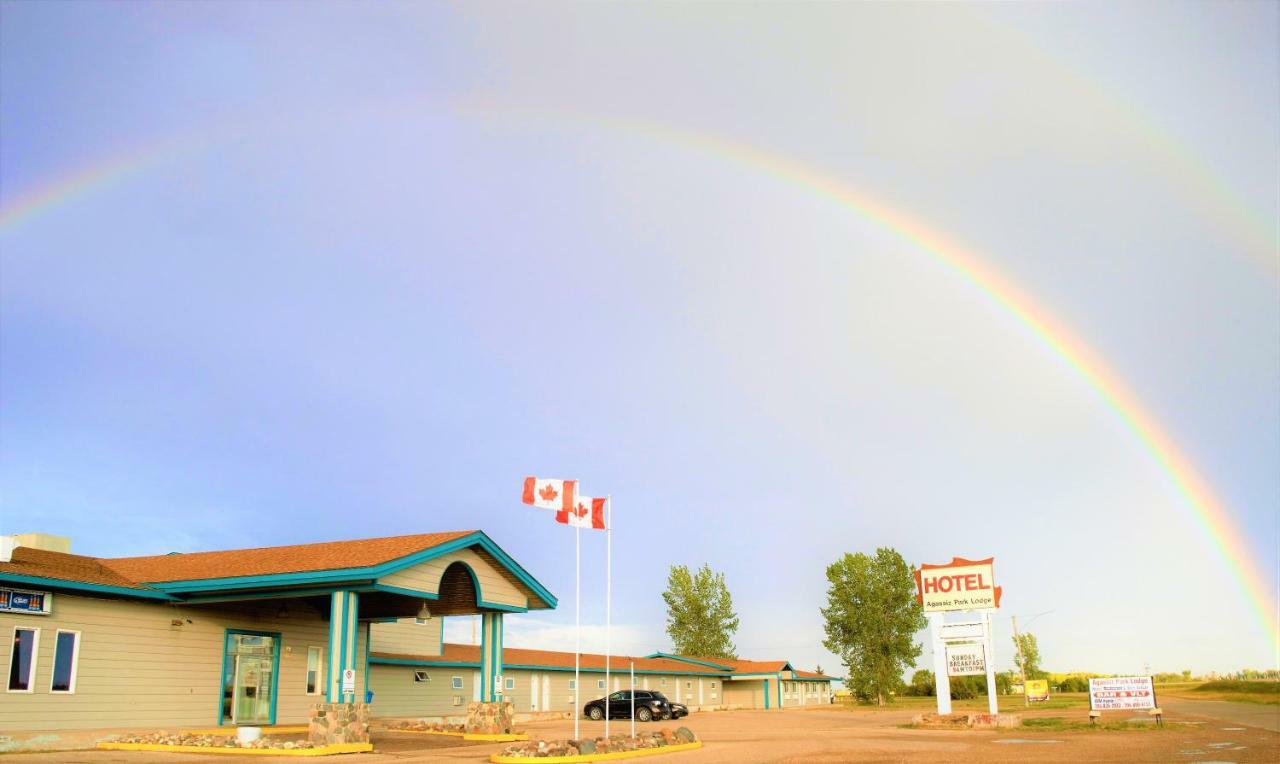 Agassiz Park Lodge - Under New Management McCreary エクステリア 写真